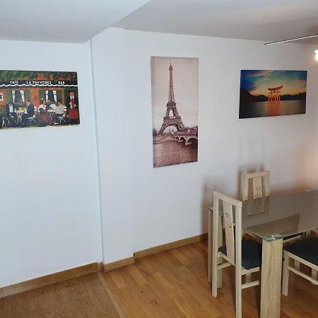 Apto Moderno con AIRE ACOND para 3 personas La Línea de la Concepción Exterior foto